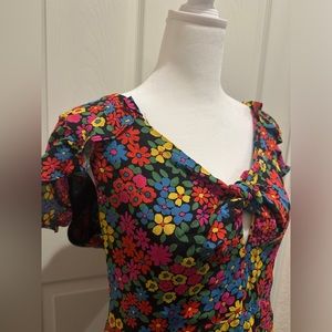 ZARA Scooped Neckline/ Floral Print/ Gently worn/ XL / RUNS SMALL